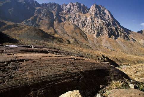 hakkari-kaya-resimleri3.jpg