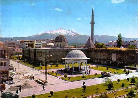 hunathatuncamii.jpg